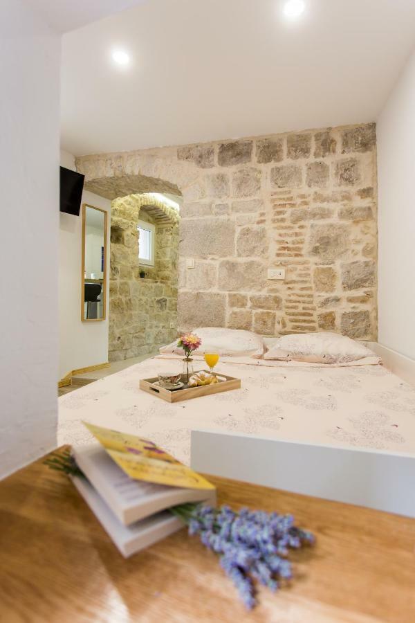 Studio Apartman "Brce" Kastela Exterior photo