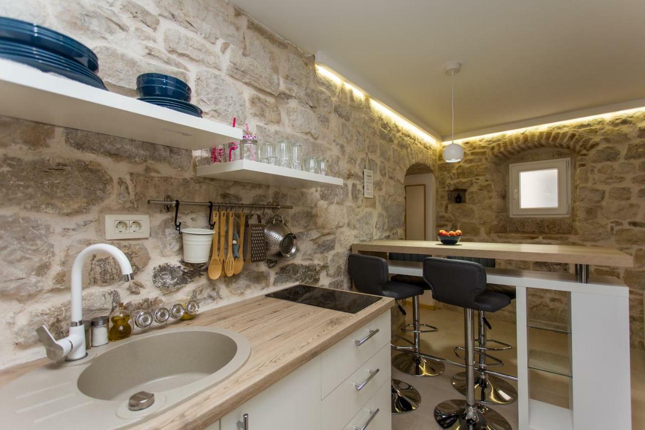 Studio Apartman "Brce" Kastela Exterior photo