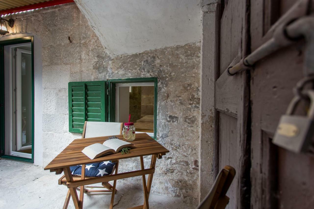 Studio Apartman "Brce" Kastela Exterior photo