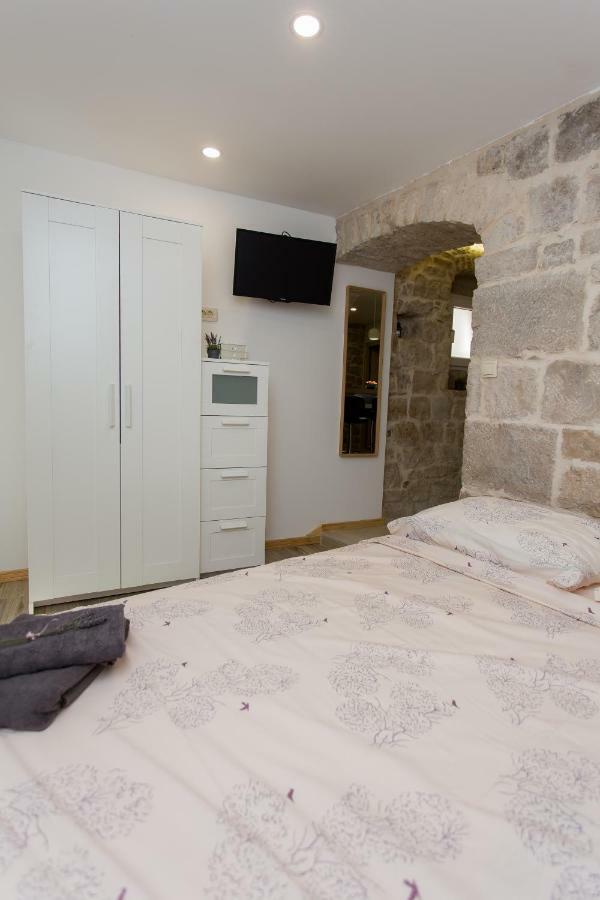 Studio Apartman "Brce" Kastela Exterior photo