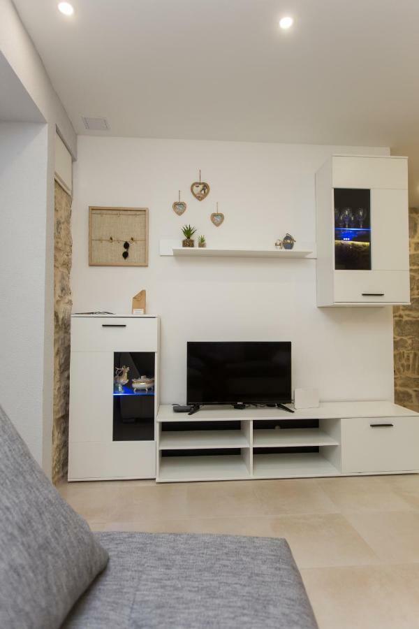 Studio Apartman "Brce" Kastela Exterior photo
