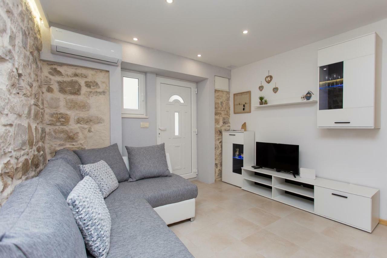 Studio Apartman "Brce" Kastela Exterior photo